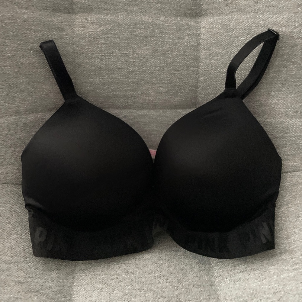 VS Pink Wireless Push-Up Bra